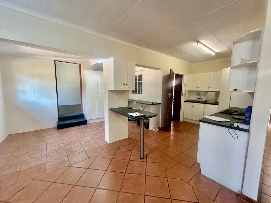 5 Bedroom Property for Sale in Ifafi North West
